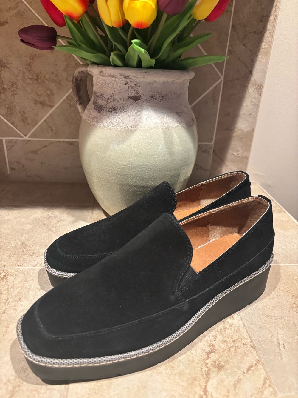 New Donald Pliner Wallis model, featuring a square-toe silhouette black Sz 9.5 w